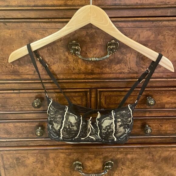 𝅺DKNY black and cream lace bra - Picture 1 of 12